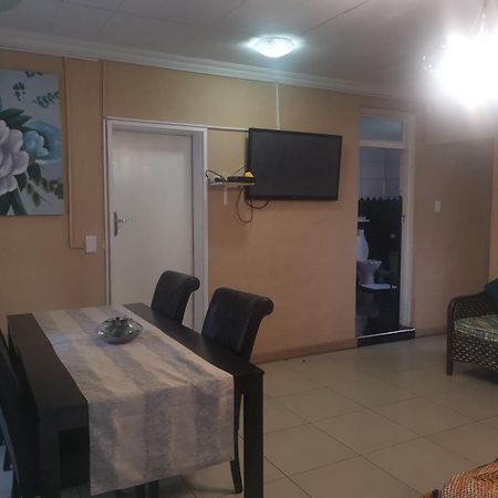 Aquila Guest House Претория Экстерьер фото